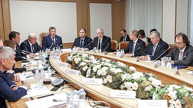 Расширенное заседание Комитета по аграрным вопросам на тему "О национальном докладе о ходе и результатах реализации Государственной программы развития сельского хозяйства и регулирования рынков сельхозпродукции, сырья и продовольствия"