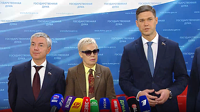 Пресс-подход представителей фракции "Единая Россия"