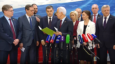 Пресс-подход представителей фракций "Единая Россия"