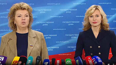 Пресс-подход представителей фракции "Единая Россия"