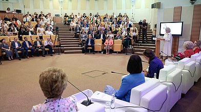 Итоговое заседание Комитета по защите семьи, вопросам отцовства, материнства и детства: "Подведем итоги. О результатах работы Комитета в Государственной Думе VIII созыва"