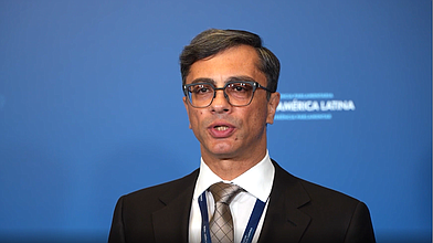 Пресс-подход председателя Комитета ГД по промышленности и торговле Владимира Гутенева