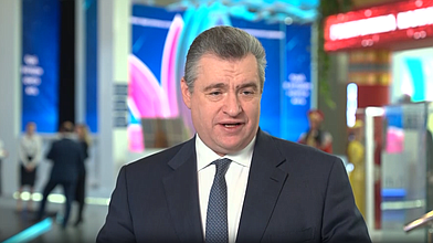 Пресс-подход представителей фракции ЛДПР перед посещением международной выставки-форума «Россия»