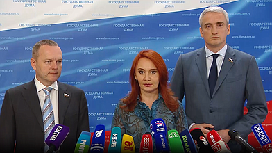 Пресс-подход представителей фракции "Единая Россия"