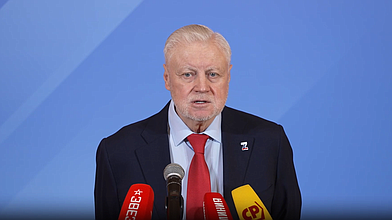 Пресс-подход руководителя фракции "Справедливая Россия" Сергея Миронова в рамках межфракционной конференции "Приоритеты социально-экономического развития России"