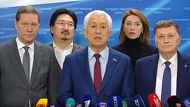 Пресс-подход представителей фракции "Единая Россия"