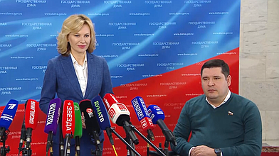 Пресс-подход представителей фракции "Единая Россия"