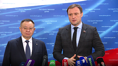 Пресс-подход Председателя Комитета по строительству и ЖКХ Сергея Пахомова и Министра строительства и ЖКХ Ирека Файзуллина