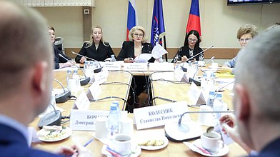 Заседание Комитета по защите семьи, вопросам отцовства, материнства и детства