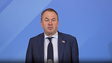Пресс-подход заместителя Председателя Комитета по экономической политике Станислава Наумова в рамках межфракционной конференции "Приоритеты социально-экономического развития России"
