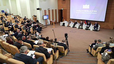 Круглый стол на тему "Обеспечение безопасности медицинских работников в современных условиях"