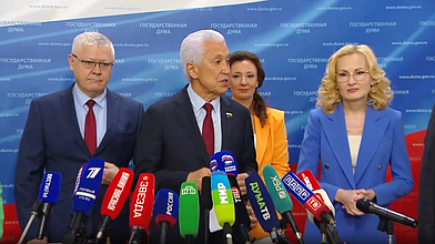 Пресс-подход представителей фракции "Единая Россия"